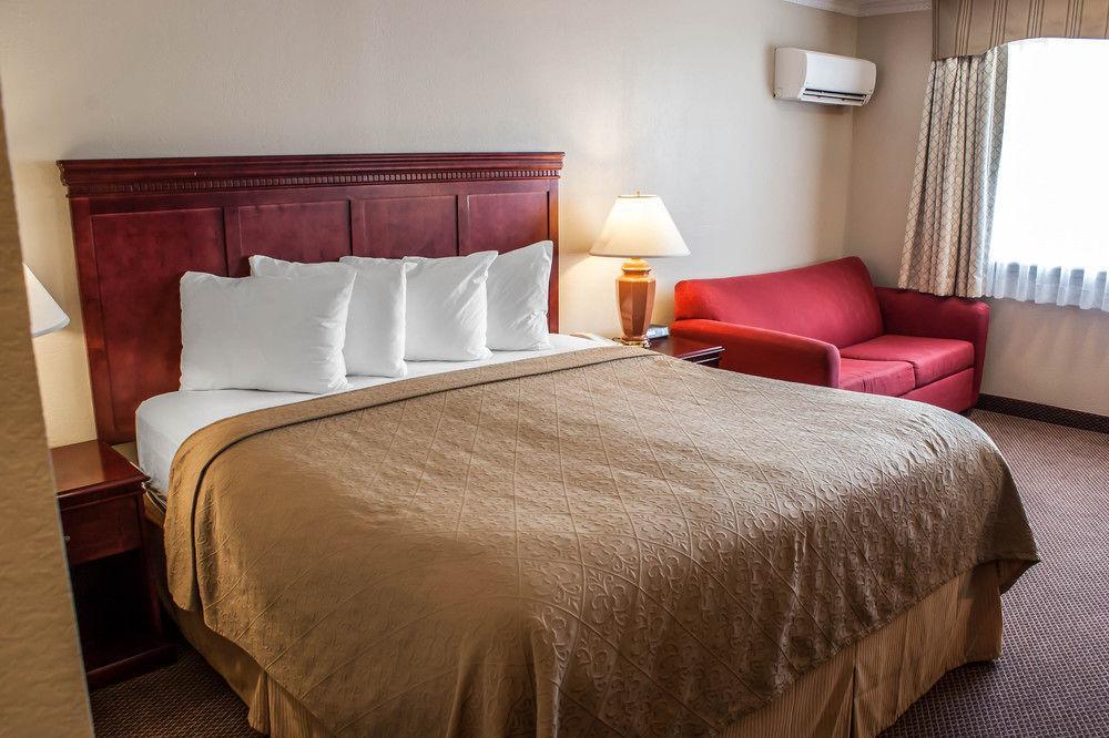 Quality Inn & Suites Fife Seattle Buitenkant foto